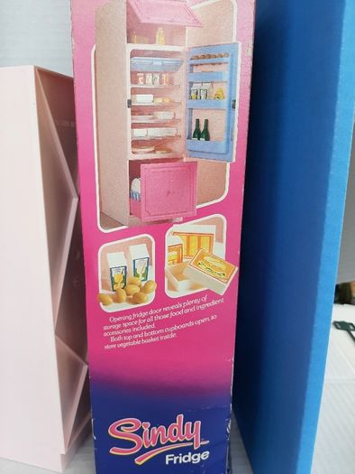 New Sindy vintage unopened Fridge freezer and toy food
