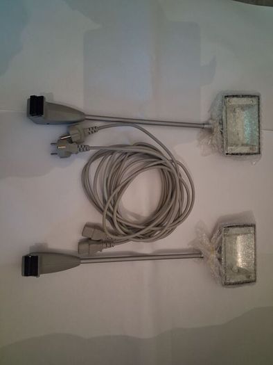 Postage - Pair of SLT SL-2001 150w Display Lights with Power Cables