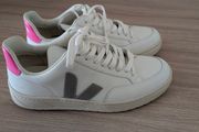 Veja trainers