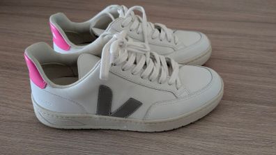 Veja trainers