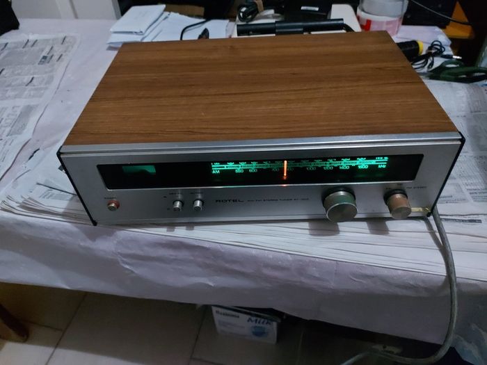 ROTEL AM-FM Stereo Tuner Model RT-322, Vintage, in very good condition