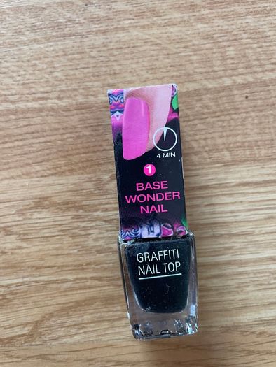 Isa Dora Graffiti Nail Top
