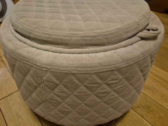 Round storage footstool with removable wooden tray