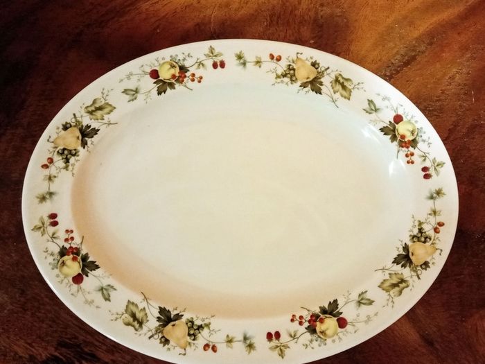 Vintage Royal Doulton Miramont 32 piece Dinner Set. Translucent China.