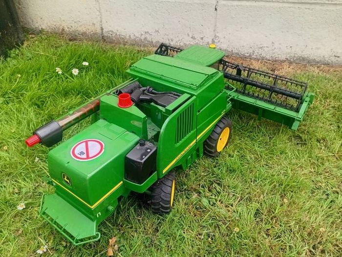 Bruder John Deere Combine Harvester