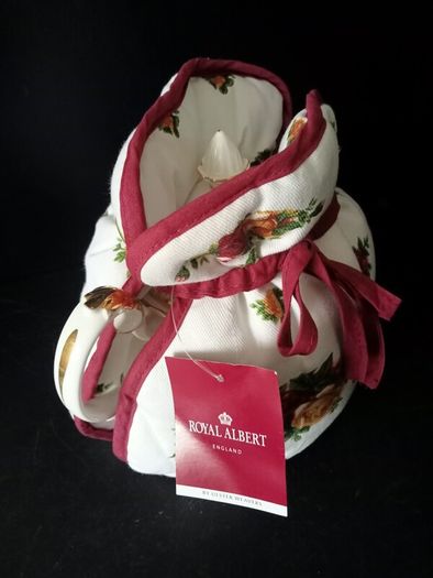 NEW Royal Albert Old Country Roses Teapot Cosy Warmer