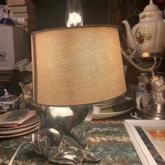 Rabbit shaped lamp