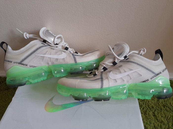 Nike Wmns Air VaporMax 2019 'Phantom Volt' UK-7.5/EUR-42 AR6632 104 Summit White/Phantom-Black-Summit White-2019