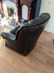 leather suite sofa armchairs Italian