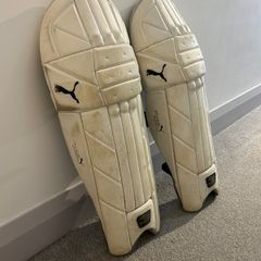 Left-Handed Cricket Equipment Bundle incl. Pads, Gloves, Helmet, Wheeled Bag