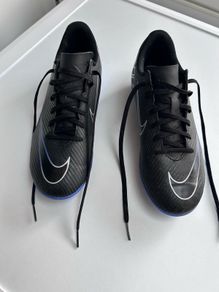 Nike Mercurial Kids football boots size 5