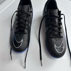 Nike Mercurial Kids football boots size 5