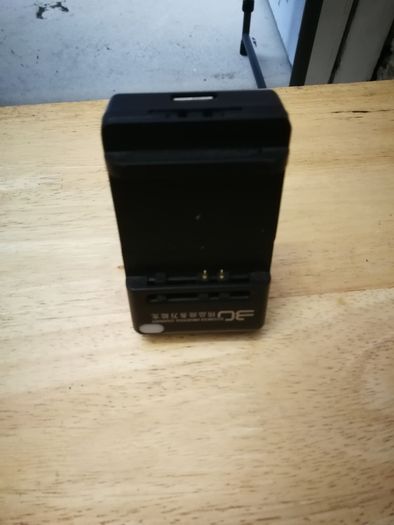 Universal Battery Charger with Usb Port