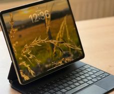 iPad Pro 12'9" 1TB & Apple's Magnetic Keyboard