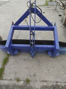 Yard scraper