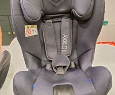 Axkid car seat