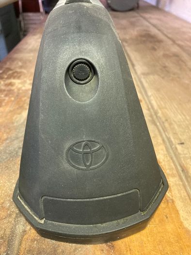 Toyota Avensis Roof Bars