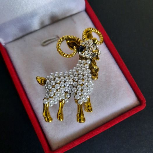 White Faux Pearl and Crystals Goat Brooch, Ram Lamb Ewe Sheep Shawl Pin Farm Animals Jewellery and Accessories