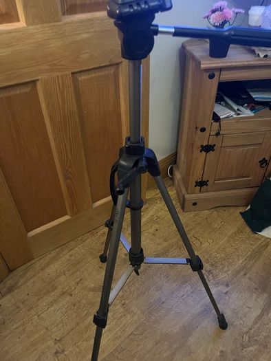 Hama tripod