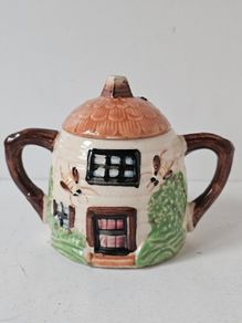 Vintage Cottage Ware Beehive Sugar Bowl