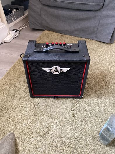 Guitar amp