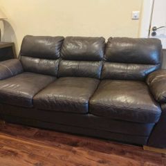 3 & 2 Leather Suite
