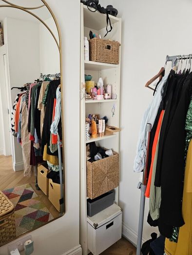Free Shelving Unit