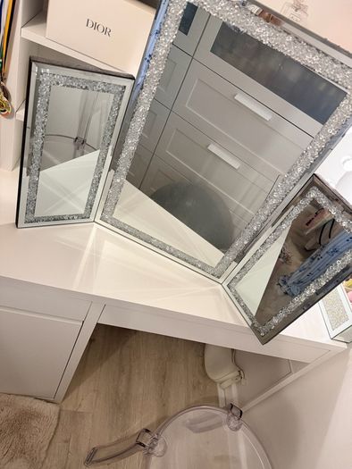 vanity mirror