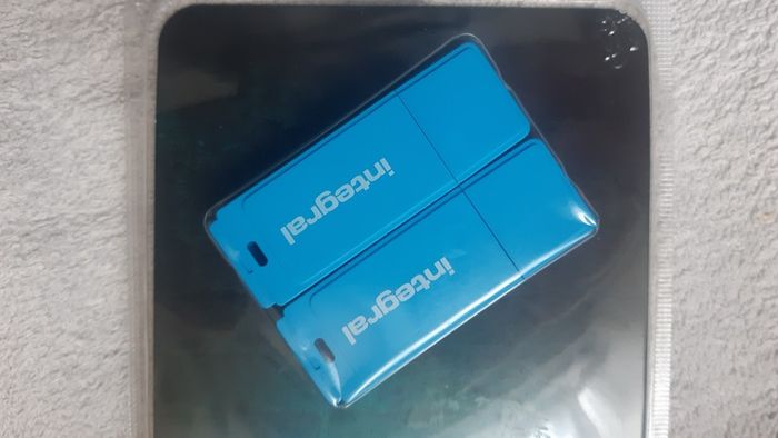 Integral Neon USB Flash Drive 32GB (2x16GB) Memory Stick Home Office School College