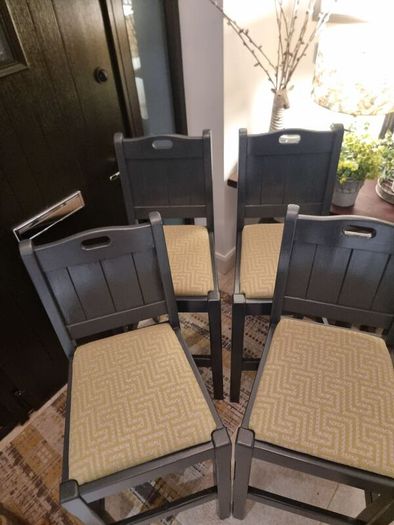 Beautiful Kitchen Island Stools x 4