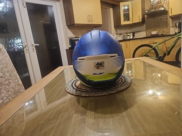 Mens Medium helmet