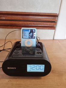 Sony ICF-C05iP Dream Machine Clock Radio and Speaker Dock