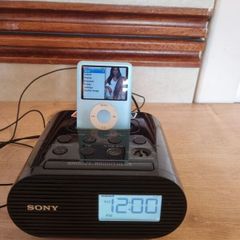 Sony ICF-C05iP Dream Machine Clock Radio and Speaker Dock