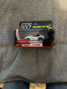 corgi car