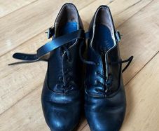 Fays Hard Shoes size 5 1/2