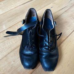 Fays Hard Shoes size 5 1/2