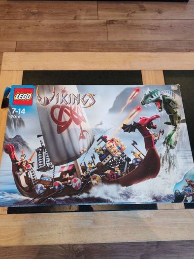 LEGO 2005 Viking Ship and Snake