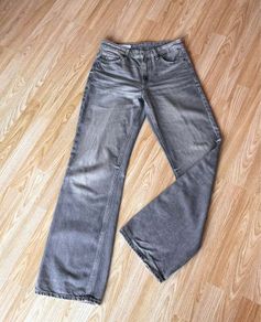 Zara Mid Rise Straight Leg Jeans, Grey Jeans / Size 10
