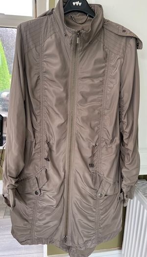 Dutch Brand Yaya Coat Jacket Ladies. Medium. Sage Green / Khaki. Satin Finish.  Detachable hood. Excellent. Proceeds To Medecins Sans Frontieres.