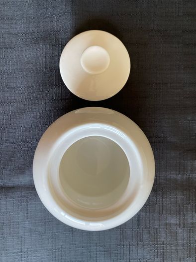 White ceramic sugar pot with lid in perfect condition