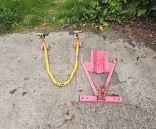 paddock stand & wheel chock