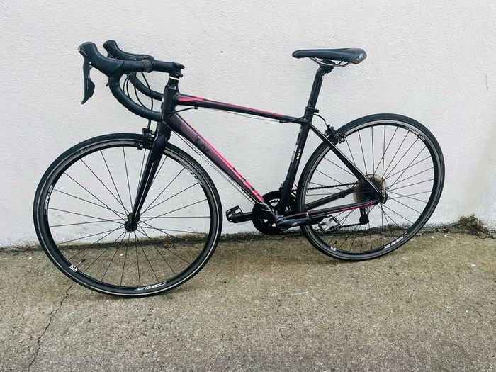 Giant Liv avail 1 road bike