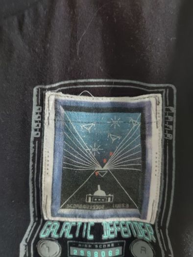 T shirts 126 cm  .