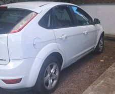 Ford Focus breaking
