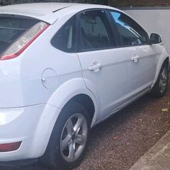 Ford Focus breaking