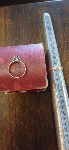 9ct wedding ring and diamond engagement ring