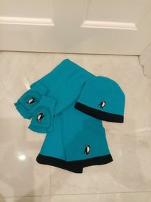 Penguin hat, scark and glove set
