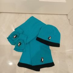 Penguin hat, scark and glove set