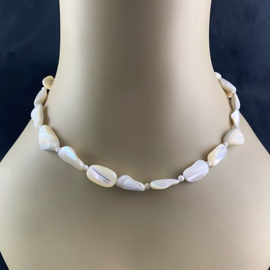 Vintage mother of pearl necklace