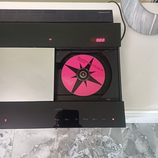 Stunning Vintage iconic Bang and Olufsen Beocenter 8000 System High power Amplifier CD player Tuner And Tape Recorder with Dolby HX Pro Stunning condition a real Timeless center piece